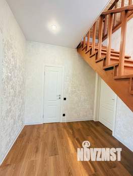 Дом 103м², 2-этажный, участок 8 сот.