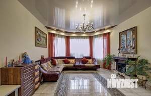 Коттедж 350м², 3-этажный, участок 15 сот.