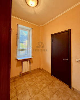 Дом 239м², 3-этажный, участок 6 сот.