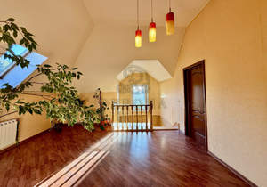 Дом 239м², 3-этажный, участок 6 сот.