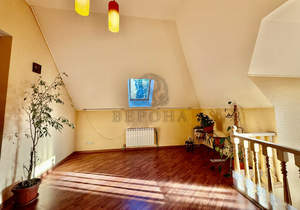 Дом 239м², 3-этажный, участок 6 сот.