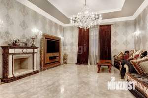 Дом 543м², 3-этажный, участок 20 сот.  