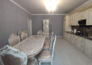 Дом 240м&sup2;, 2-этажный, участок 6 сот.  