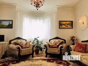 Дом 340м², 3-этажный, участок 10 сот.  