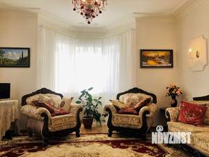 Дом 340м&sup2;, 3-этажный, участок 10 сот.  