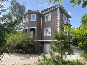 Дом 340м&sup2;, 3-этажный, участок 10 сот.  