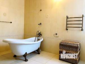 Дом 340м², 3-этажный, участок 10 сот.  