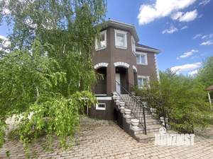 Дом 340м&sup2;, 3-этажный, участок 10 сот.  