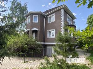 Дом 340м², 3-этажный, участок 10 сот.  
