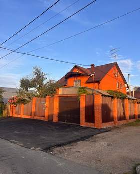 Дом 240м², 2-этажный, участок 6 сот.  