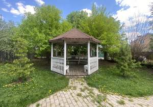 Дом 340м&sup2;, 3-этажный, участок 10 сот.  