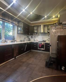 Дом 240м², 2-этажный, участок 6 сот.  