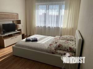 1-к квартира, посуточно, 42м2, 1/1 этаж