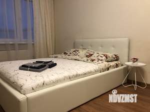 1-к квартира, посуточно, 42м2, 4/10 этаж