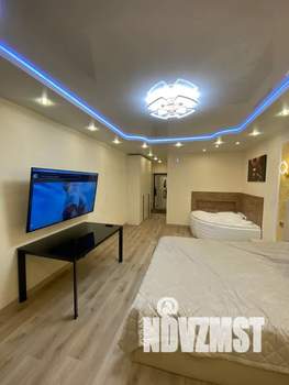 Студия квартира, посуточно, 40м2, 8/13 этаж