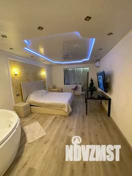 Студия квартира, посуточно, 40м2, 8/13 этаж