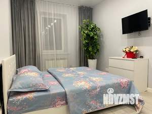 Студия квартира, посуточно, 32м2, 1/17 этаж