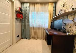 2-к квартира, вторичка, 43м2, 1/4 этаж