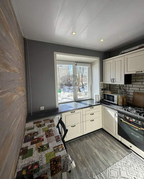 2-к квартира, вторичка, 43м2, 1/5 этаж