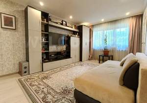 2-к квартира, вторичка, 43м2, 1/4 этаж