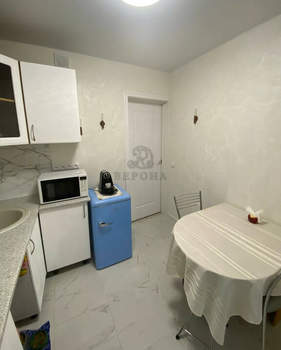 2-к квартира, вторичка, 32м2, 1/4 этаж