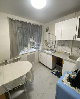 2-к квартира, вторичка, 32м2, 1/4 этаж