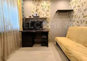 2-к квартира, вторичка, 43м2, 1/4 этаж