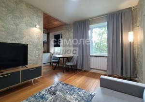 2-к квартира, вторичка, 42м2, 1/4 этаж