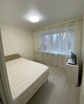 2-к квартира, вторичка, 32м2, 1/4 этаж