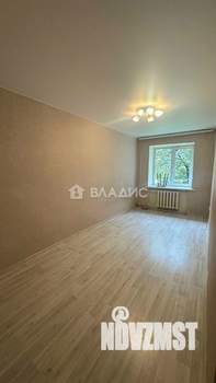 2-к квартира, вторичка, 44м2, 1/4 этаж