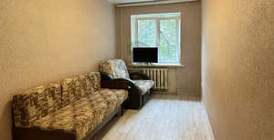 2-к квартира, вторичка, 42м2, 1/4 этаж