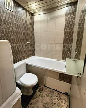 2-к квартира, вторичка, 43м2, 1/4 этаж