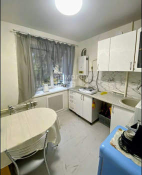 2-к квартира, вторичка, 32м2, 1/4 этаж