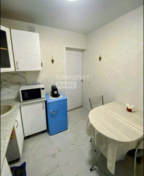 2-к квартира, вторичка, 32м2, 1/4 этаж