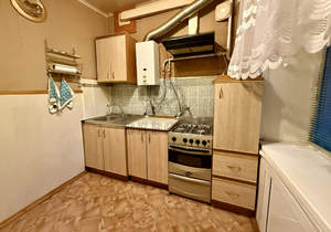 2-к квартира, вторичка, 44м2, 1/4 этаж