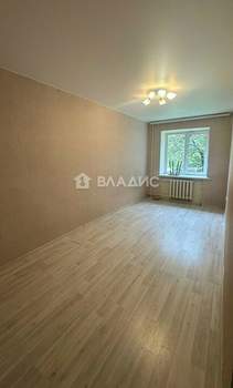 2-к квартира, вторичка, 44м2, 1/4 этаж