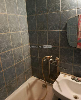 4-к квартира, вторичка, 63м2, 8/9 этаж